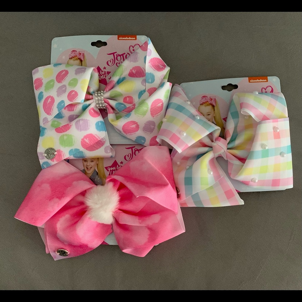 3 JoJo Siwa Hair bow.